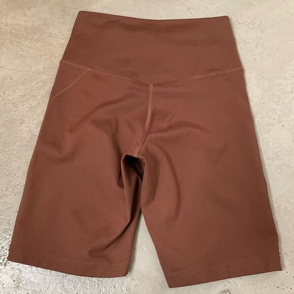 Girlfriend Collective High Rise Biker Shorts - Picture 4 of 8